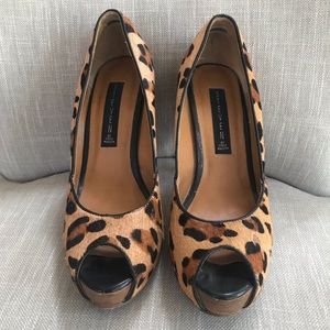 Steven by Steve Madden leopard print peep toe heel